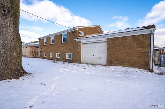 24 Honduras Lane, Cheektowaga, NY 14225