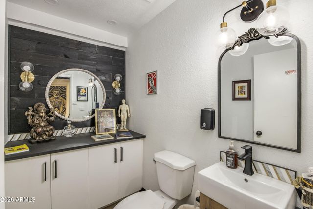6722 E AVALON Drive, Scottsdale, AZ 85251