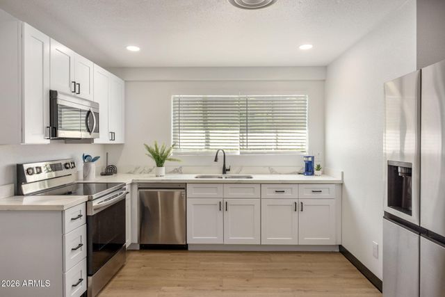 6722 E AVALON Drive, Scottsdale, AZ 85251