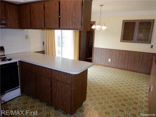 25250 ALEX, Center Line, MI 48015