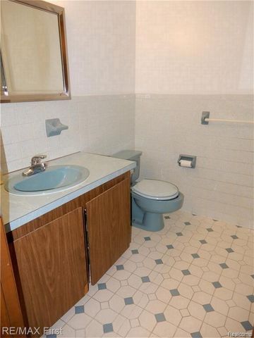 25250 ALEX, Center Line, MI 48015