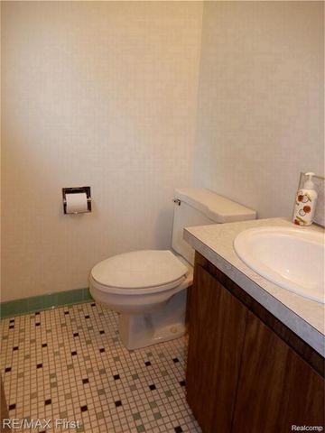 25250 ALEX, Center Line, MI 48015