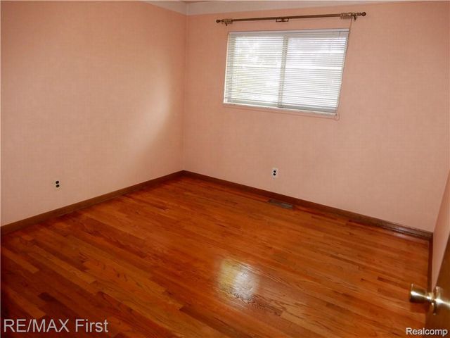 25250 ALEX, Center Line, MI 48015