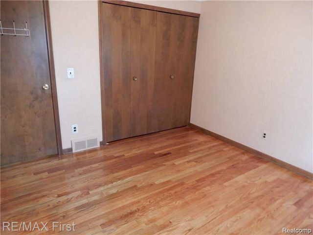 25250 ALEX, Center Line, MI 48015