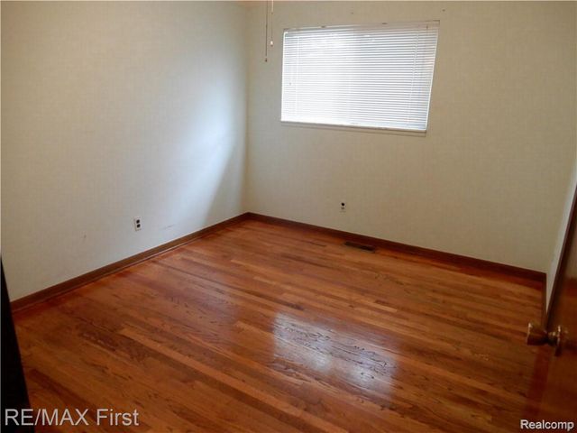 25250 ALEX, Center Line, MI 48015