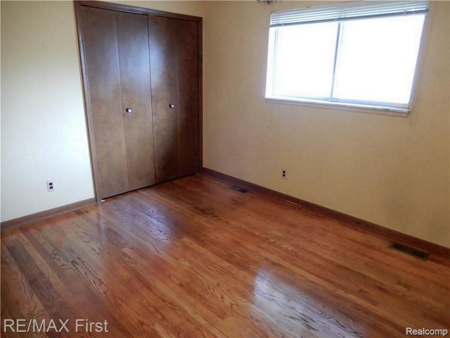 25250 ALEX, Center Line, MI 48015