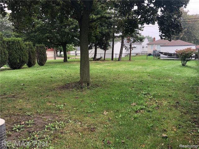 25250 ALEX, Center Line, MI 48015