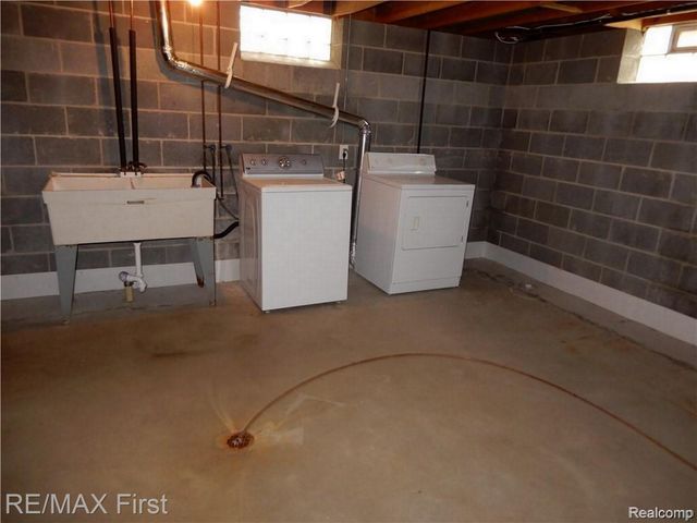 25250 ALEX, Center Line, MI 48015