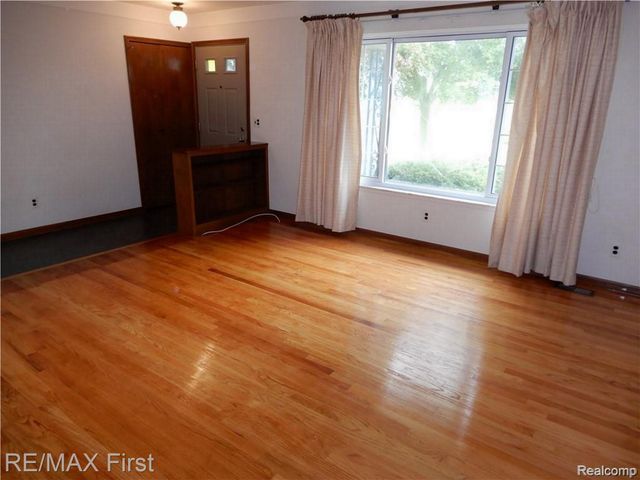 25250 ALEX, Center Line, MI 48015