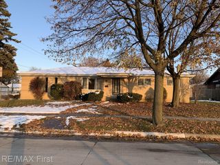 25250 ALEX, Center Line, MI 48015