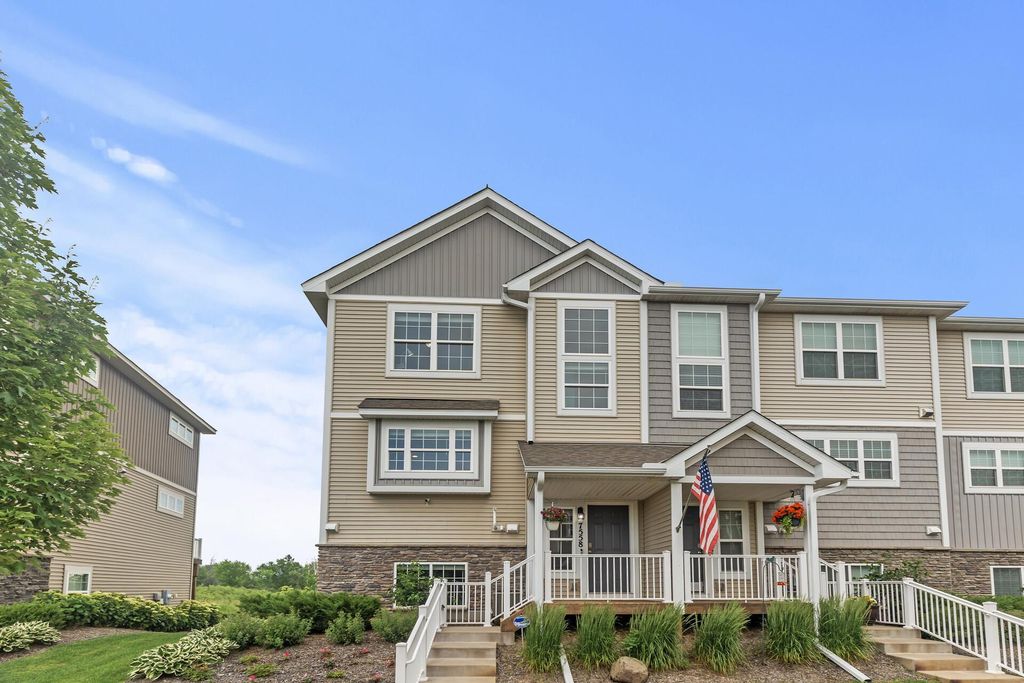 7558 Woods Edge Boulevard, Lino Lakes, MN 55014