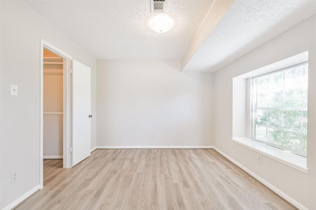 1509 Newport Boulevard, League City, TX 77573