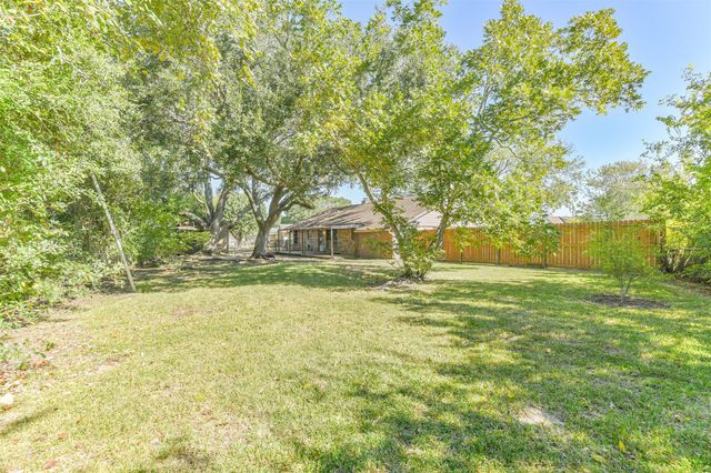 1509 Newport Boulevard, League City, TX 77573