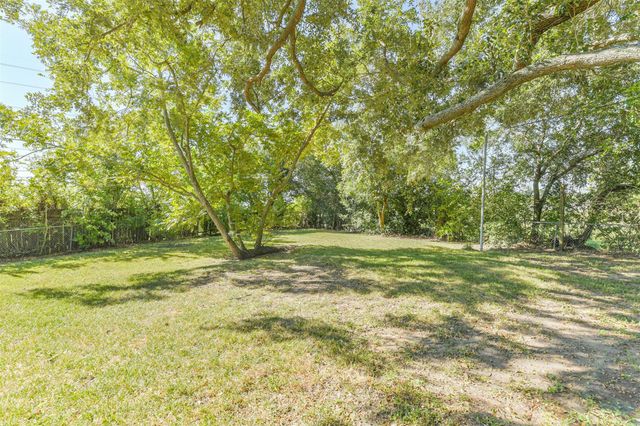 1509 Newport Boulevard, League City, TX 77573