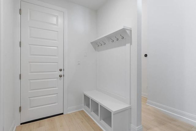 210 Silverbell LN, Bastrop, TX 78602