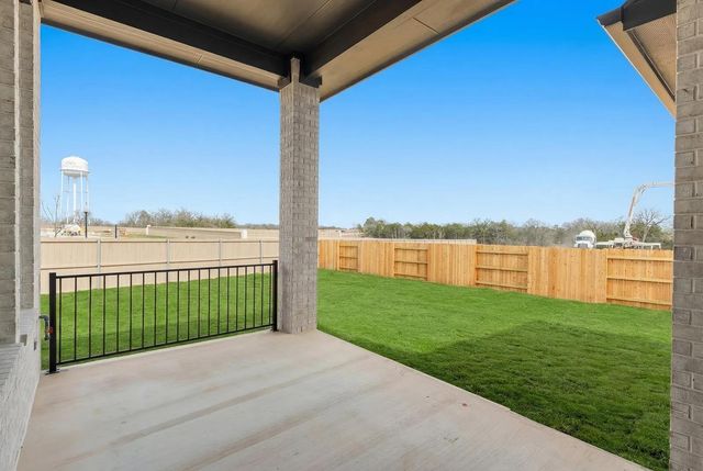 210 Silverbell LN, Bastrop, TX 78602