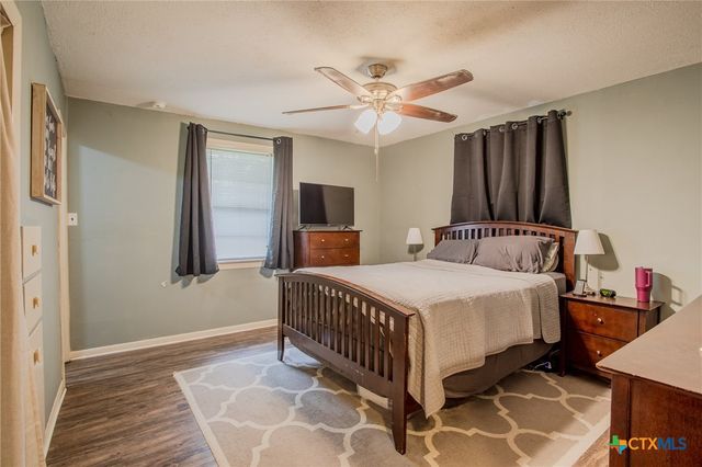 39 N Mesquite Drive, Victoria, TX 77905