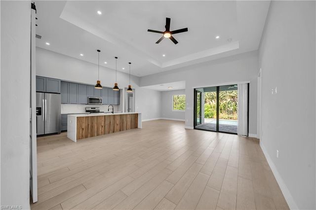 411 SW 26th PL, Cape Coral, FL 33991
