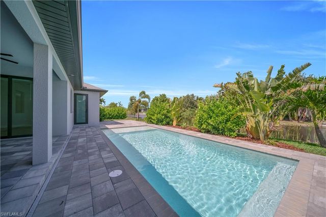 411 SW 26th PL, Cape Coral, FL 33991