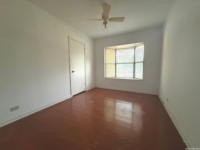 102 AUDREY ALENE DR, San Antonio, TX 78216