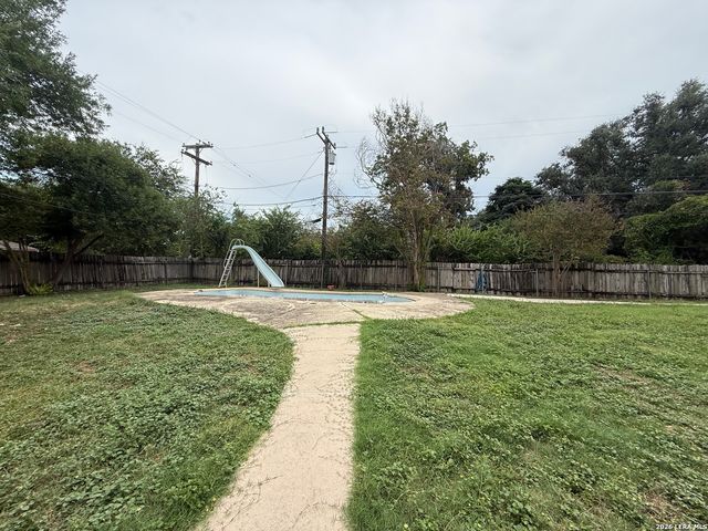 102 AUDREY ALENE DR, San Antonio, TX 78216