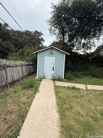 102 AUDREY ALENE DR, San Antonio, TX 78216