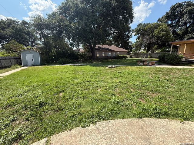 102 AUDREY ALENE DR, San Antonio, TX 78216