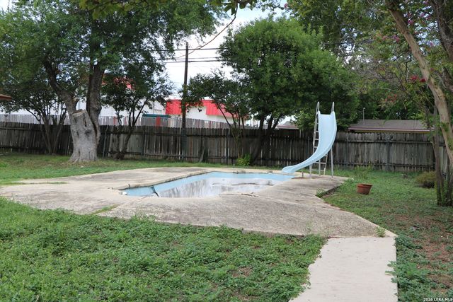102 AUDREY ALENE DR, San Antonio, TX 78216