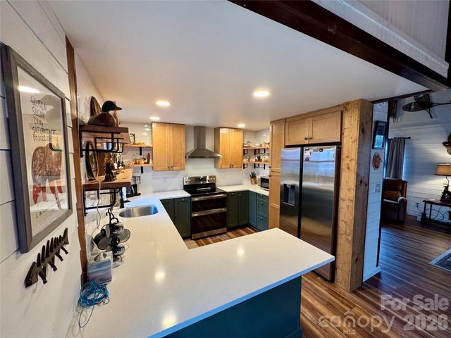 105 Pinnacle Ridge Road, Beech Mountain, NC 28604