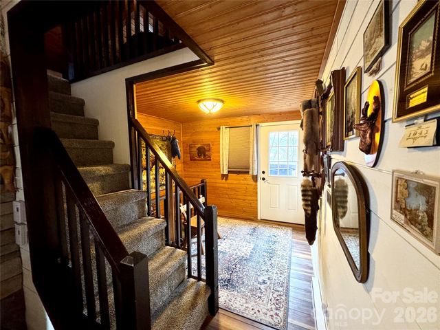 105 Pinnacle Ridge Road, Beech Mountain, NC 28604