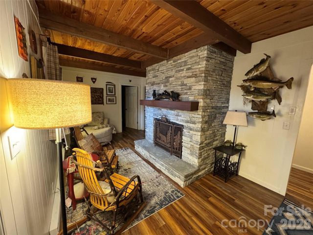 105 Pinnacle Ridge Road, Beech Mountain, NC 28604