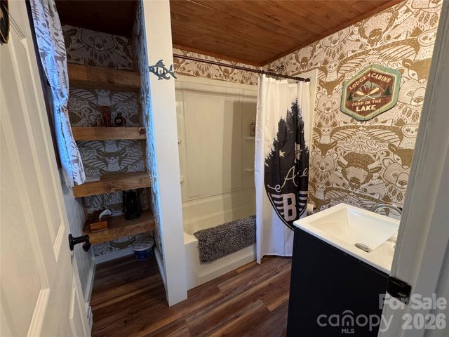 105 Pinnacle Ridge Road, Beech Mountain, NC 28604