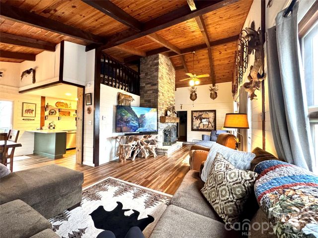 105 Pinnacle Ridge Road, Beech Mountain, NC 28604