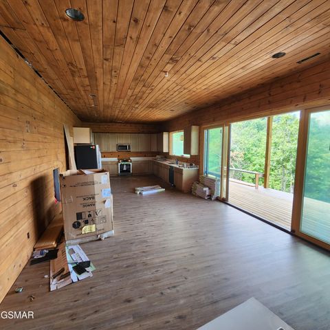 2065 Spurling Road, Sevierville, TN 37876