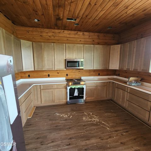 2065 Spurling Road, Sevierville, TN 37876