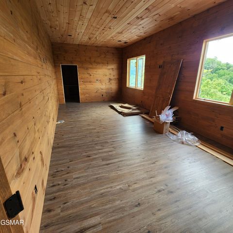 2065 Spurling Road, Sevierville, TN 37876