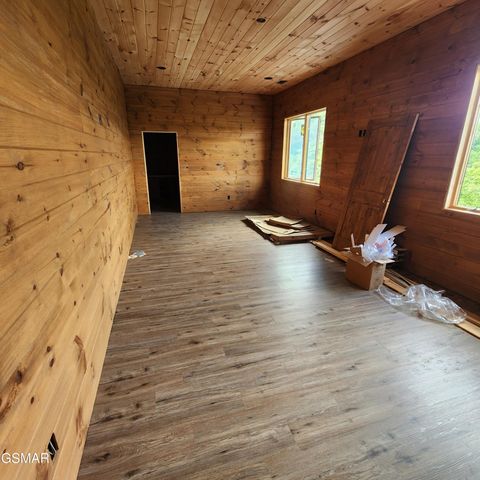 2065 Spurling Road, Sevierville, TN 37876