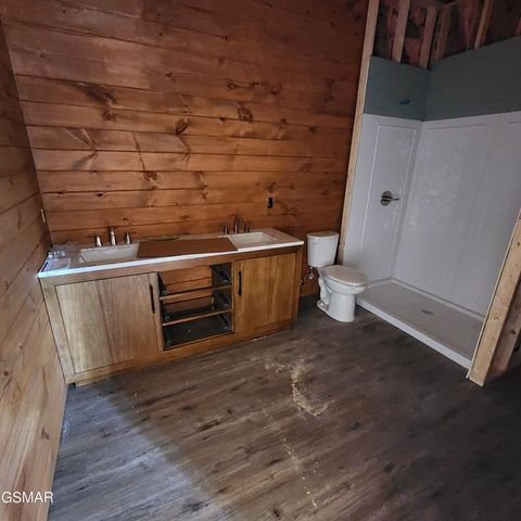 2065 Spurling Road, Sevierville, TN 37876
