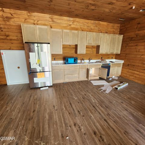 2065 Spurling Road, Sevierville, TN 37876