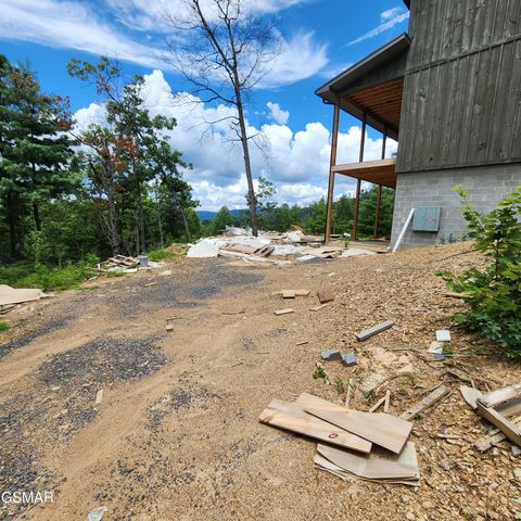 2065 Spurling Road, Sevierville, TN 37876