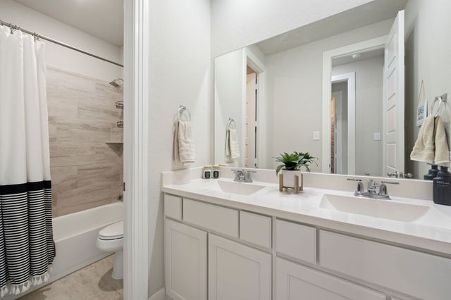 436 Brushwood Lane, Waxahachie, TX 75165