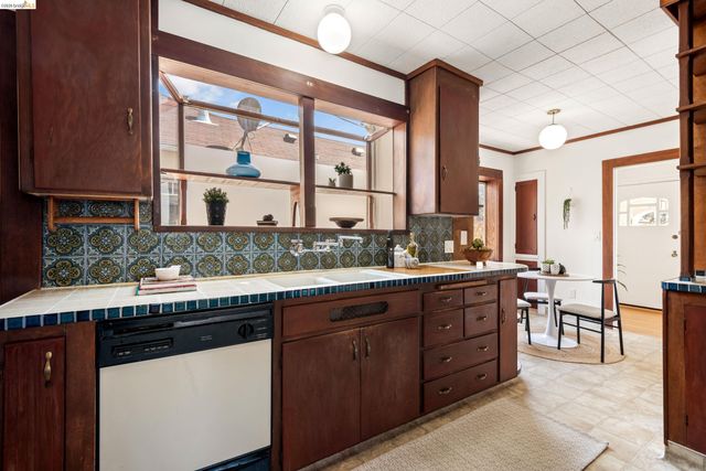 5313 Rosalind Ave, Richmond, CA 94805