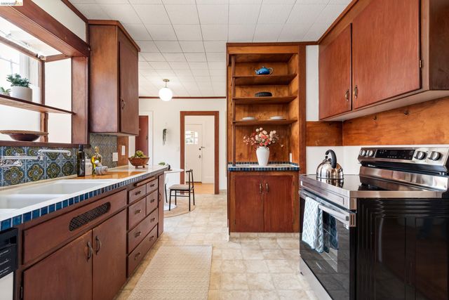 5313 Rosalind Ave, Richmond, CA 94805