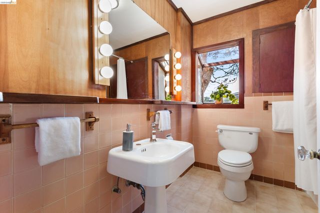5313 Rosalind Ave, Richmond, CA 94805