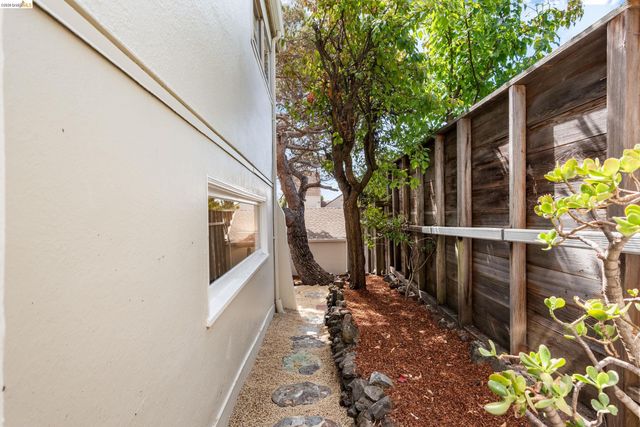 5313 Rosalind Ave, Richmond, CA 94805