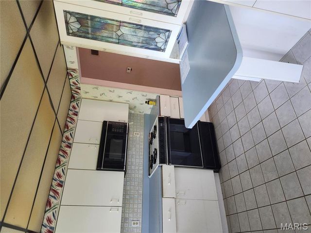 2505 Saint Catherine Street, Florissant, MO 63033