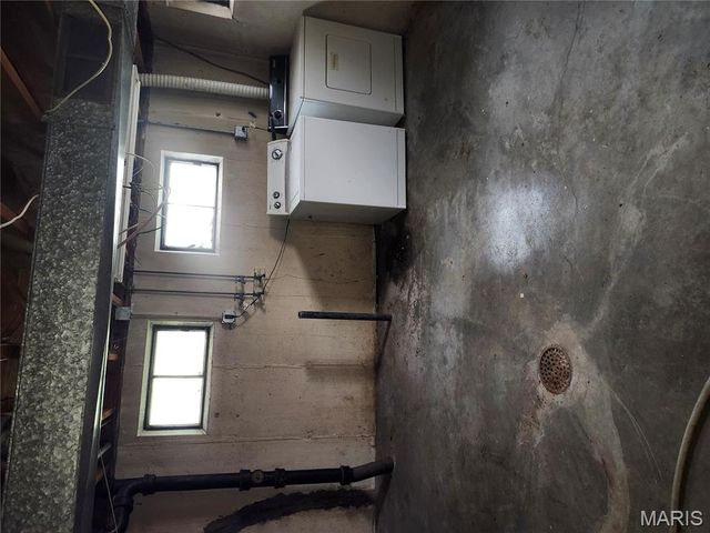 2505 Saint Catherine Street, Florissant, MO 63033