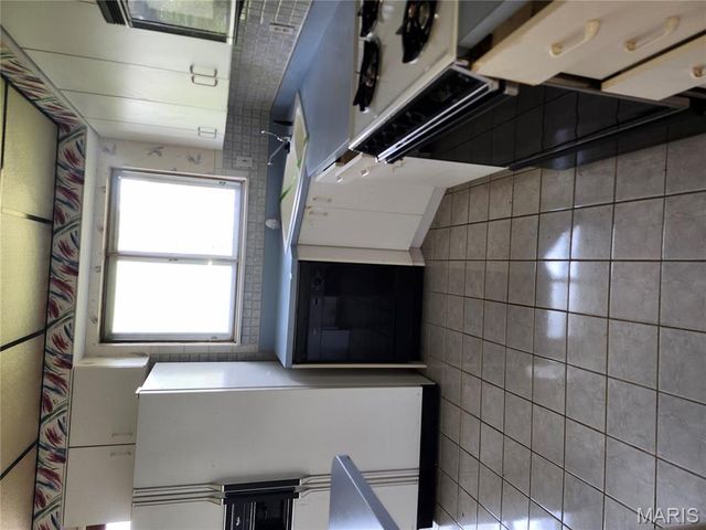 2505 Saint Catherine Street, Florissant, MO 63033