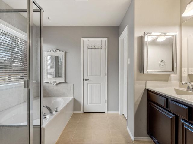 115 Holly Street, Waxahachie, TX 75165