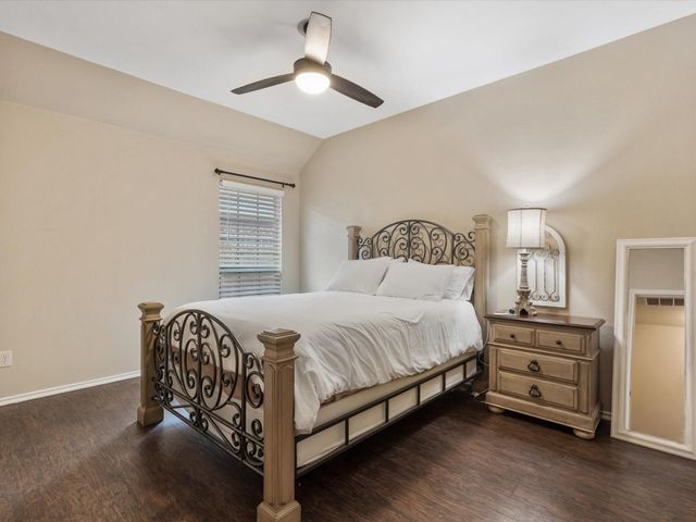 115 Holly Street, Waxahachie, TX 75165